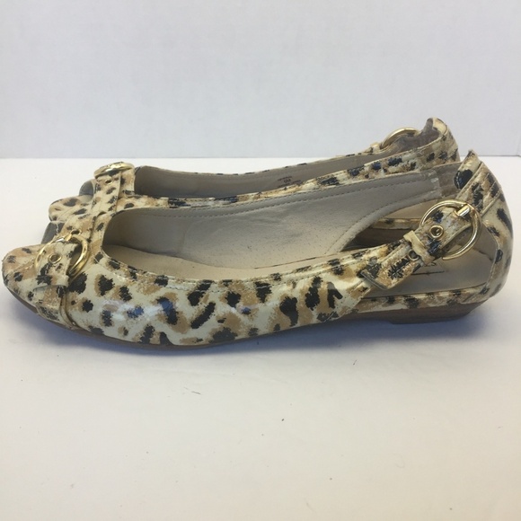 STEVE MADDEN Spirral Animal Print Peep-Toe Flat 6M - Picture 4 of 7